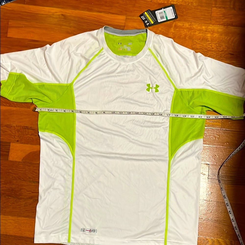 Under Armour Men's White/Lime Green Tee heat gear fitted anti odor. size LG UA